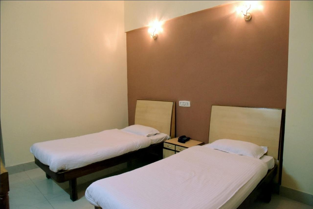 Hotel Krishna Palace, Ayodhya Eksteriør bilde