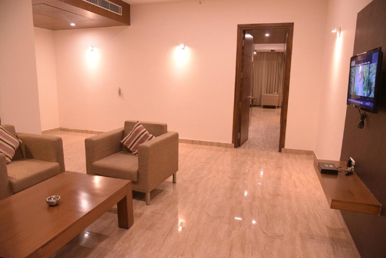 Hotel Krishna Palace, Ayodhya Eksteriør bilde