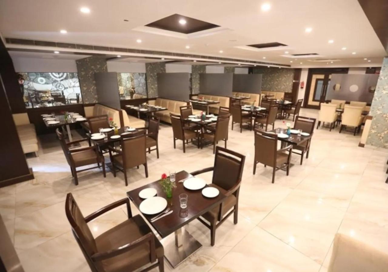 Hotel Krishna Palace, Ayodhya Eksteriør bilde